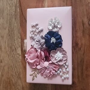 Floral clutch